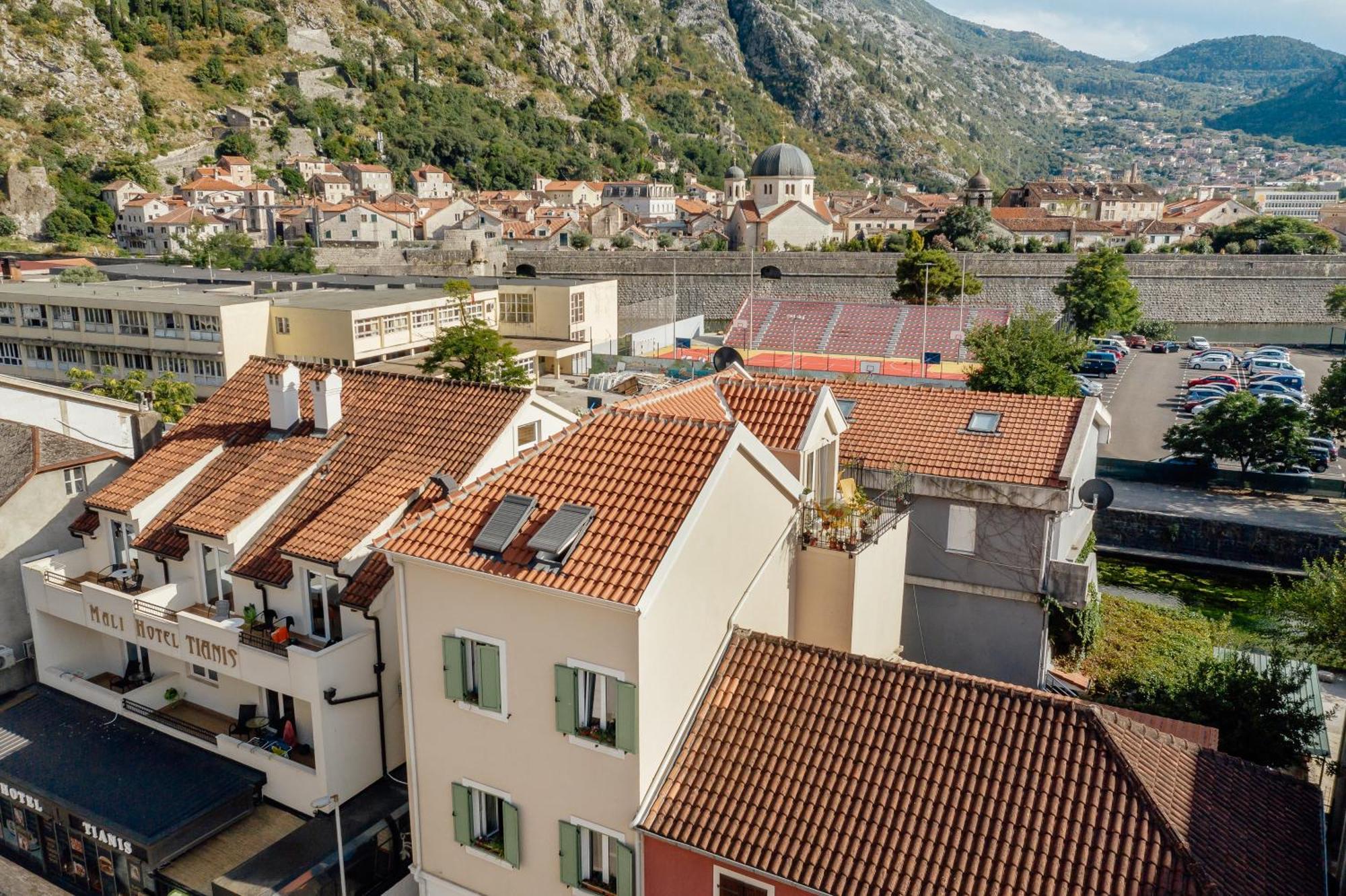 Kotor Central Point Extérieur photo